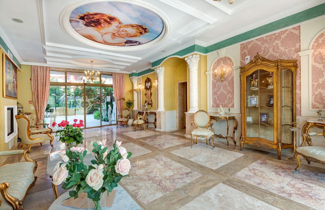 Venera & Anastasia Palace Apartments - Photo 4