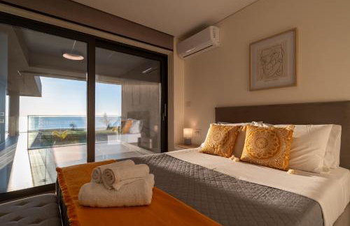 Sun and Sea Apartment - Beachfront, 2 Bedrooms with Sea View & Garden - Photo 26