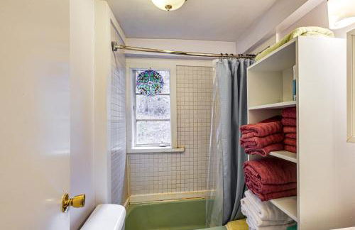 4 Mi to Stratton Mountain Resort! Cabin with Hot Tub - Foto 16