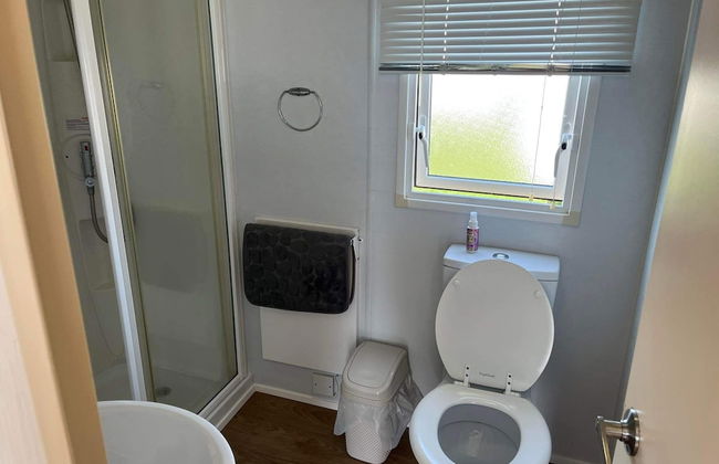 Budget 3 Bedroom Caravan With Decking at Heacham - Photo 6