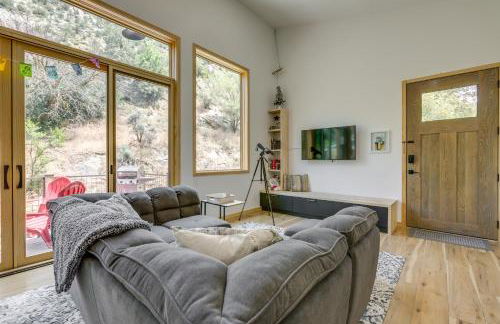 New Castle Getaway with Grill and Mountain Views! - Foto 7