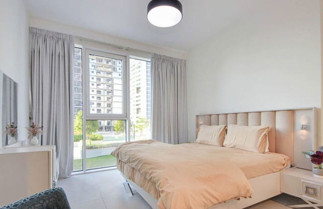 Lux 1BR w World Highest Sky Track Rooftop Pool - Photo 2