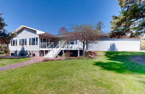 The 19th Hole Lakeside - Photo 2