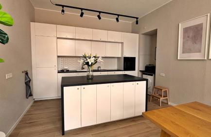 Sonnenplatz mit Parkplatz - Zentral und Elegant - Foto 6