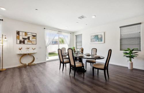 Entire Private Home with 5 Bedrooms 3 Bathrooms, 3000 sqft, Gated Yard, Garage, Nice View, Available Now - Foto 25