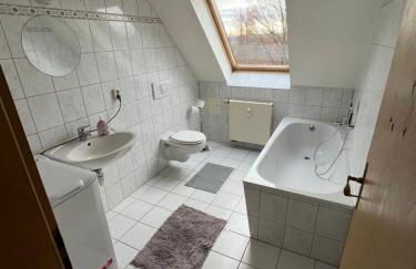 Ferienwohnung und Monteurzimmer Nähe Leuna, Merseburg, Halle und Leipzig - Foto 3