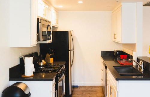 Chic Large 1 Bedroom Apartment in Koreatown with Dining Area Free Gated Parking - Foto 1