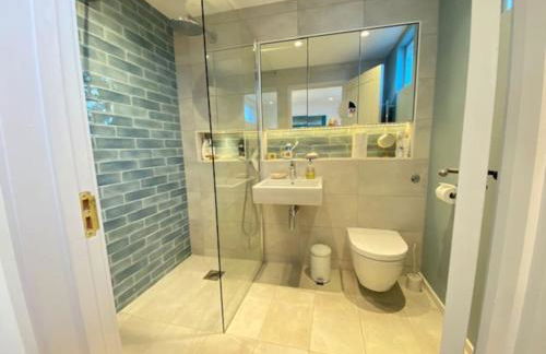 Stunning architect designed beachfront property - Foto 49