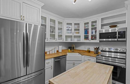 Imperial Porch Haven Cozy Fire Pit Fenced Yard - Foto 23