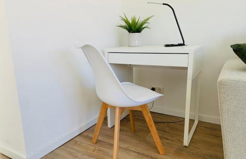 FEDDERSEN LIVING Kernsanierte Ferienwohnungen - Gemütlich - Netflix - Voll ausgestattet - zentral - Foto 36