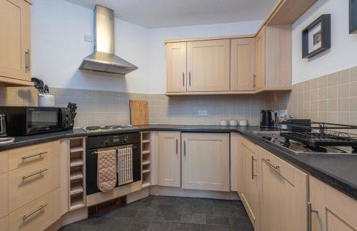 3-Bed Serviced Apt near M62, Leeds - Ideal for Up to 6 Guests - Long Stay Options - Free Parking and Wifi - Foto 9