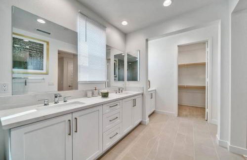 Dreamy Bloom Enclave Irivne LA RMV - Photo 17