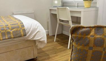 Bedroom bathroom kitchenette own entrance Conwy - Foto 4