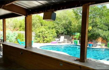 Lovely Log Cabin Rental for Four near San Antonio Texas - Foto 14