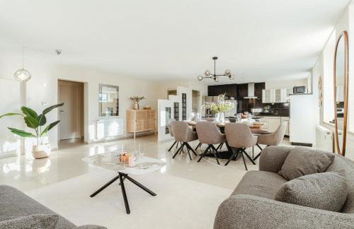 Luxus City Apartment - für Gruppen & Familien mit Whirlpool, Terrasse & Grill - Top Lage - Foto 6