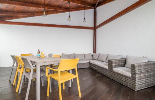 BEAUTIFUL VILLA - 4 bedrooms, heated pool, 2 priv car park places, fibre net, PS5, tv channels - Foto 26