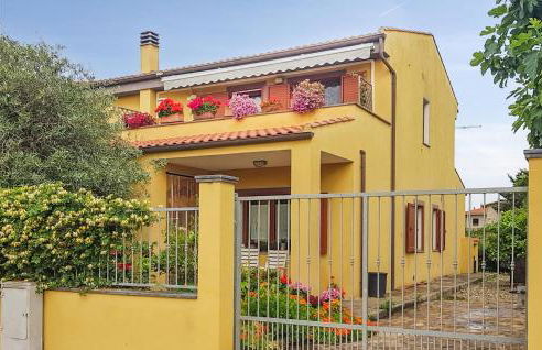 Amazing Apartment In Riola Sardo - Foto 1