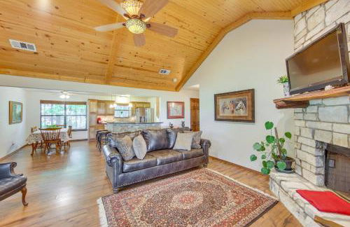 Dog-Friendly Wills Point Home with Grill on 10 Acres - Photo 4