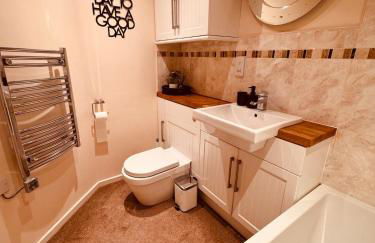 Barneys Retreat - Lakeside Getaway - Photo 10