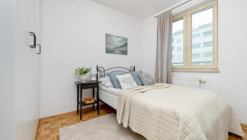 Bukowińska Apartment with Balcony and Parking and Swimming Pool by Noclegi Renters - Foto 2
