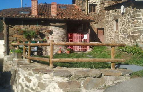 La Casa Roja de Quirós - Foto 35