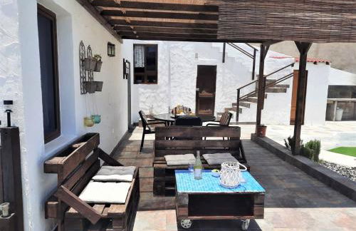 Charming Holiday Home in Arona with Private Heated Pool - Foto 31