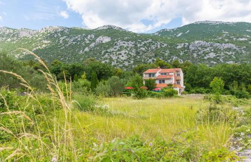 Three-Bedroom Apartment In Ostrvica - Photo 14