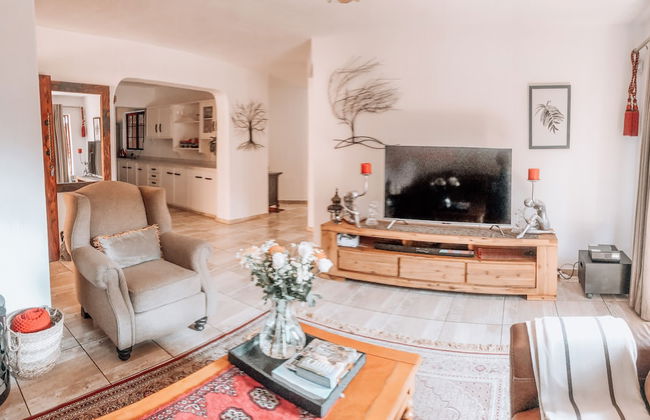 Serene Thatched Roof Retreat in Faerie Glen, Pretoria - Foto 6