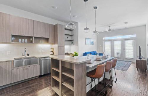 Luxurious New Unit 1Bd1Ba Pool Golf Sim - Foto 2