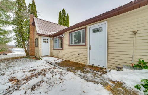 7 Mi to Nubs Nob Lakefront Abode with Fire Pit! - Foto 26