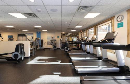 NEW! Marriott Slope View Ski in Ski out Luxury Studio Sleeps 4 Full kitchen, Amenities & Fee Parking - Foto 35