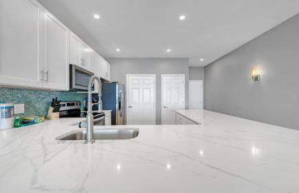 Shoreline Towers 2124 - Completely Renovated Luxury 3 Bedroom Beach Front Condo in Destin! - Foto 13