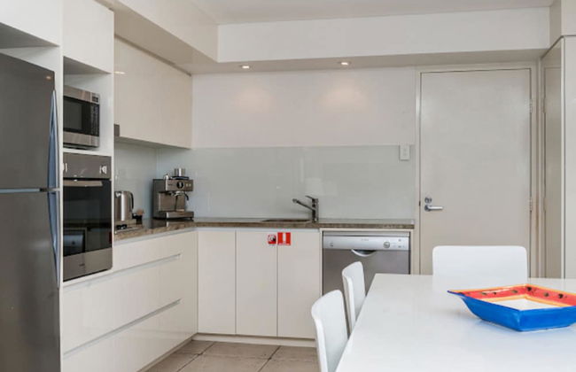 Bayview Beachfront Apartments, in town right on the beach - Foto 25