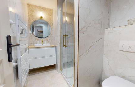 Appartement design et cosy avec terrasse a 10min de Paris et RER C Vitry sur Seine a 150m - Foto 8