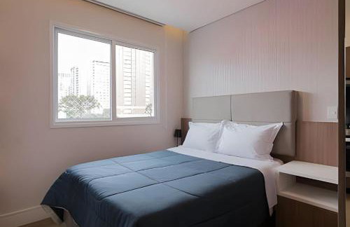 Studio prox shopping Curitiba Wifi, TV a Cabo e ar by UROOMS - Foto 19