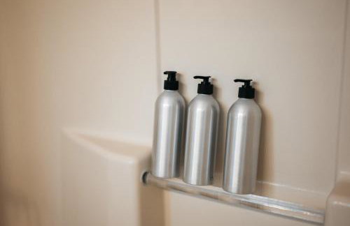 Midcentury home, private beach. large great room - Foto 41