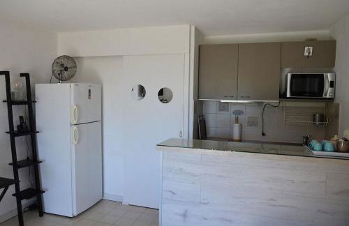 VUE MER- BEAU STUDIO - TERRASSE ABRITEE - Wi-Fi - CLIMATISATION - PARKING GRATUIT-Classé 3 étoiles - Foto 7