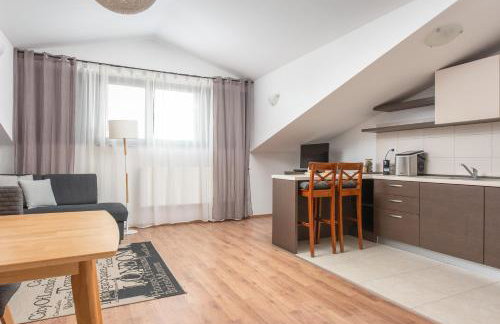 Holiday home Svilaja I Heated pool, family retreat - Photo 23