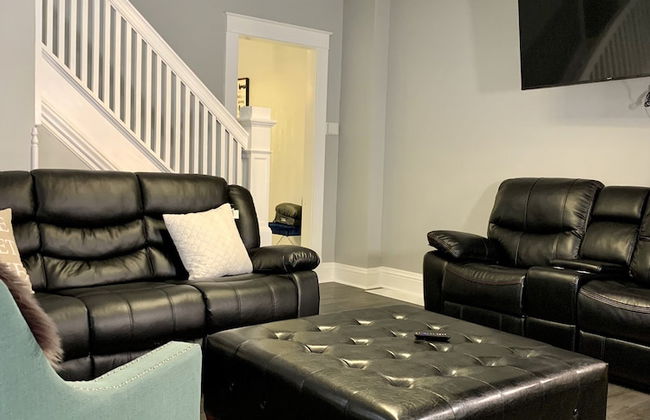 Texas Hold-em Duplex- 3BR Free Parking - Foto 12