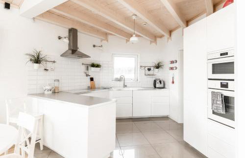 Babiogórska Perełka w skandynawskim stylu z sauną i kominkiem - Foto 19