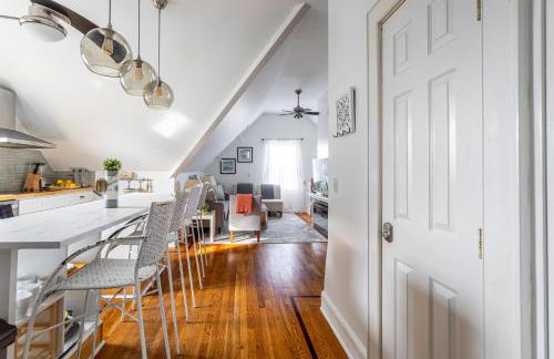 Charming 2BR Getaway with Modern Comforts - Foto 64