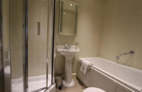 Glengarry Castle Hotel - Photo 10