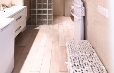 Exclusive Authentic Riviera Villa - Private Pool, Pétanque Court, Panoramic Mediterranean Sea & Estérel Mountain Views - Foto 55