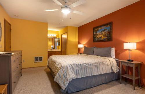 15 Lodge with Hood River Bridge View - Foto 13