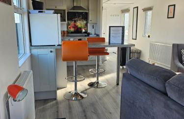 Ruth's Refresh Shropshire Country Retreat with Private Hot Tub & Stunning Views - Foto 23