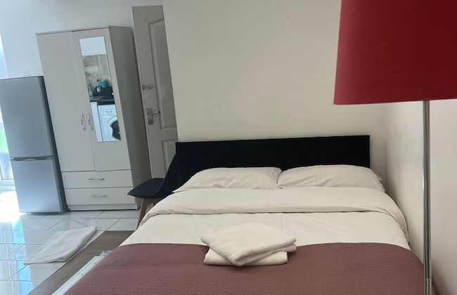 Redbridge Studio Retreat - Photo 2