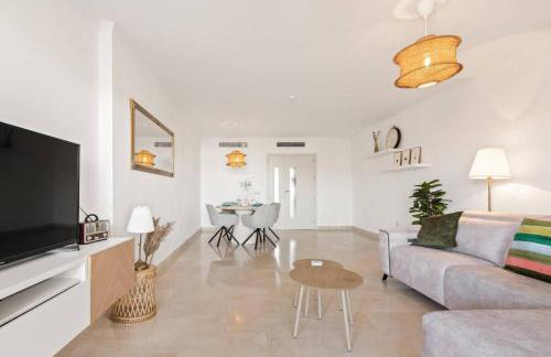 Family Friendly 2BR in Casares Pool and Padel Fun - Foto 7