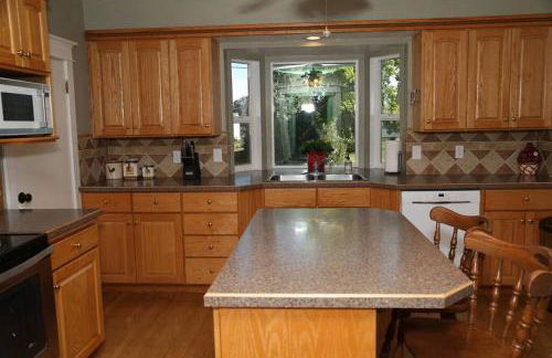 Updated Cottage 3 Bedroom Home With Game Room - Foto 22