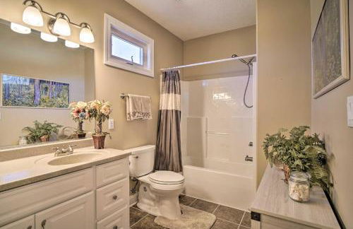 Spacious Baneberry Home with Lake Douglas Views! - Foto 32