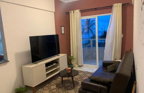 Ótimo Apartamento Frente ao Mar em Mongaguá - Foto 2